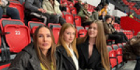 Студенты ОмГМУ поддержали ХК "Омские крылья" - ОмГМУ