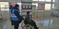 На вокзале Астрахани работает бесплатное сопровождение маломобильных пассажиров - Юг России
