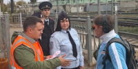 Железнодорожники напомнили саратовцам правила безопасного пересечения путей на велосипедах и самокатах - Комсомольская правда