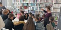 Школьникам из Альменевского округа показали новую технику рисования — эбру - Новый мир