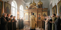 Священник ведёт службу в честь Дионисия Ареопагита в православном храме. - Волжская новь