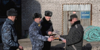 В мурманской ИК-17 поощрили лучших работников швейного участка - УФСИН