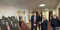 Александр Дрозденко осмотрел обновленную фотовыставку «Отец Героя» - Online47.Ru