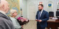 Глава Мурманска передал родителям погибшего на СВО бойца орден Мужества - КП Мурманск
