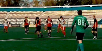 Не развалились даже вдевятером (видео) - Championat48.Ru