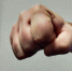В Омске неизвестный выбил девушке на улице четыре зуба - СуперОмск