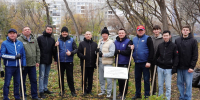 В Барнауле прошел субботник на Аллее отцов - Барнаульская городская Дума