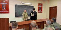 Православный священнослужитель встретился с росгвардейцами в Севастополе - Росгвардия