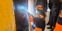 В Красноярске пока спасатели вскрывали квартиру, мужчина выпрыгнул из окна - Комсомольская Правда