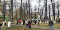 В школе №2 снова прошел субботник по уборке листвы - Pesochnya40.Com