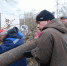 Большие городские субботники продолжаются: жители Плешков совместно с городскими службами расчистили от зарослей важнейший проезд - Администрация города
