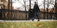 В Новосибирске завершили реставрацию ограды Театрального сквера за 5,9 млн рублей - Сиб.фм