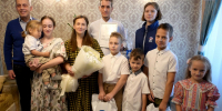 В Нижнем Новгороде с Днём отца поздравили многодетного отца Дмитрия Вилкова - Единая Россия