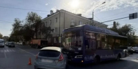 В Астрахани на перекрестке столкнулись легковушка и «Волгабас» - Bloknot-Astrakhan.Ru
