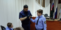 Кадеты познакомились с тонкостями криминалистической работы в следственном управлении СК России по Республике Коми - Следственный комитет