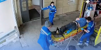 В Сургуте медики спасли мужчину, на которого упал автомобиль - ИД Новости Югры