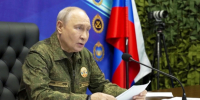 Путин в камуфляже посетил пункт управления объединенной группировки войск - 47 новостей