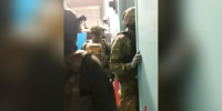В Петербурге росгвардейцы обезвредили нетрезвого мужчину с гранатой в жилом доме - Spbdnevnik.ru