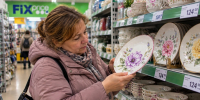 В Fix Price расхватывают цветочные тарелки как горячие пирожки: стоят гроши, а материал — настоящий фарфор - Prochepetsk.ru