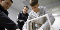«Курс молодого отца»: в Красноармейском округе паяли трубы и укрепляли семейные традиции - Газета Маяк