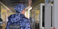 В Зауралье росгвардейцы обеспечили правопорядок на матчах ВХЛ домашней серии игр местного хоккейного клуба - Росгвардия