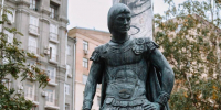 Новый художественный руководитель Омского музыкального театра Андрис Лиепа вместе с сестрой открыл памятник своему отцу - ГТРК Иртыш