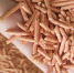 В Кировской области из отходов лесопиления создали инновационные продукты для животных - ГТРК Вятка