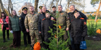 «Эта добрая традиция объединяет тысячи петербуржцев уже более ста лет»: единороссы вышли на осенний общегородской субботник - Единая Россия