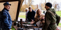 Росгвардеец организовал выставку на военно-патриотическом мероприятии в Подмосковье - Росгвардия