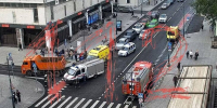 Грузовик сбил человека на самокате в центре Москвы - M24.Ru