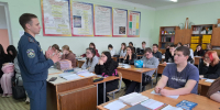 Безопасность прежде всего: встреча со специалистами МЧС - Плесецкий торгово-промышленный техникум