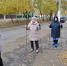 В Славгороде для старшего поколения провели спортивный час по скандинавской ходьбе - Минсоцзащиты Алтайского края