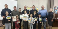 Шах и мат в пользу семьи: в Духовницком районе прошел турнир ко Дню отца - Комсомольская правда