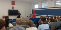 Служба в органах внутренних дел: диалог полицейских и будущих выпускников - УМВД Новгородской области