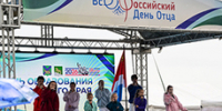 Ветер сносили палатки, пока люди танцевали: на Спортивной набережной Владивостока отметили День отца и День Приморья (ФОТО; ВИДЕО) - NewsVl.Ru