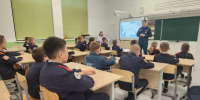 В Наро-Фоминске сотрудники МЧС провели урок пожарной безопасности для кадетов - ГУ МЧС МО