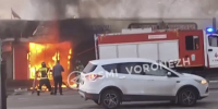 Воронежцы сняли на видео пылающий ТЦ в Новой Усмани - ГТРК Воронеж