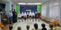 Благочинный Бирюченского округа с преподавателями и воспитанниками воскресной школы «Покров» посетили детский сад «Солнышко» - Валуйская епархия