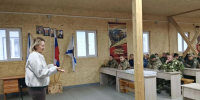 Алёна Штыбина поздравила военнослужащих на полигоне Бамбурово с Днём отца - Единая Россия