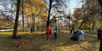 16 октября, в Котловке прошел масштабный субботник. Этот день стал ярким примером того, как вместе мы можем делать наше место проживания уютнее и комфортнее. - Район Котловка
