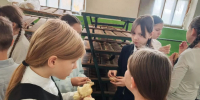 В Международный день хлеба школьники побывали в пекарне - Новости Зеленодольска