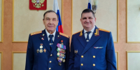 Руководитель следственного управления СК России по Алтайскому краю поздравил ветерана следствия и сотрудников отдела криминалистики с профессиональным праздником - Следственный комитет