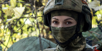 Росгвардейцы, выполняющие задачи в зоне СВО, записали видеопоздравление ко Дню отца (видео) - Росгвардия