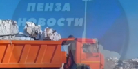 «КамАЗ» на мусорном полигоне под Пензой пришлось тушить 5 пожарным - Stolica58.Ru
