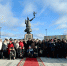 В Якутске состоялось торжественное возложение цветов к памятнику Матери в преддверии Дня матери в Республике Саха (Якутия) - Министерство труда и социального развития РС(Я)
