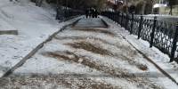 Дороги Улан-Удэ после снегопада посыпают песком - ВостокТелеИнформ