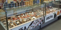 Судимый сахалинец выбил окно в магазине морепродуктов и вынес продукцию и выручку - News.Astv.Ru