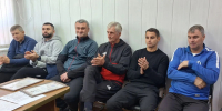 Депутат Законодательного Собрания Амурской области Кирилл Зимин вручил награды тренерам благовещенской спортшколы - Справедливая Россия