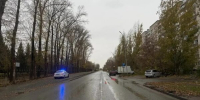 В Новосибирске автомобиль сбил 17-летнего подростка — он перебегал дорогу - Precedent.TV