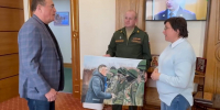 Штурмовик и бывший учитель рисования написал картину для губернатора Сахалина прямо на Донбассе - News.Astv.Ru
